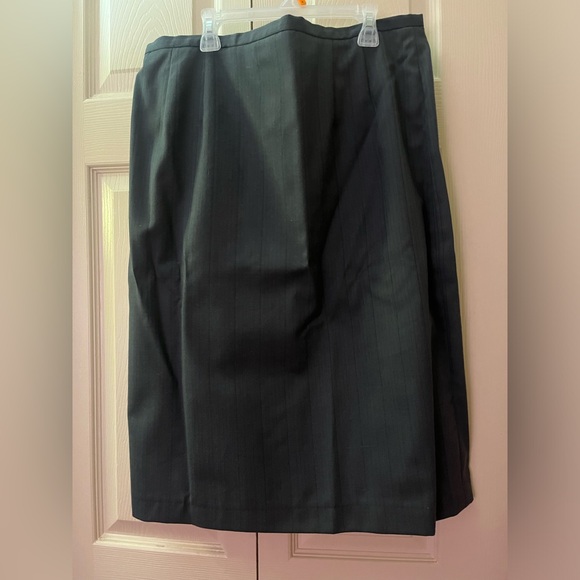 Harve Bernard Vintage Blazer Jacket and Matching Skirt Size 14 - Picture 3 of 5